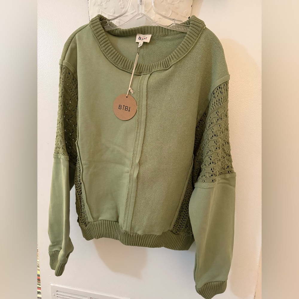 Bibi Women’s Sage Green Pullover Size Large